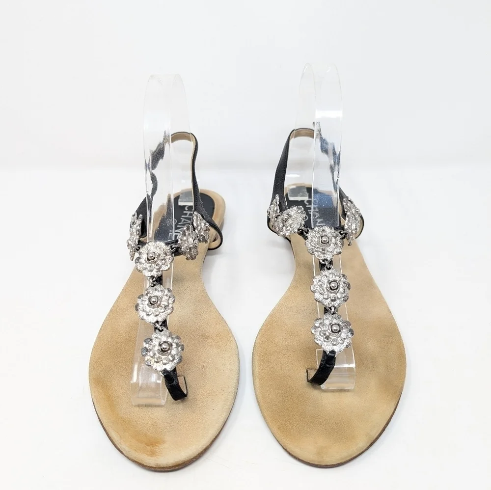 Chanel Camellia CC flat Thong Sandals Black Leather Size 38.5